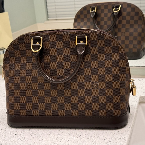 Time for a change in bag style for me. - Picture 1 of 10